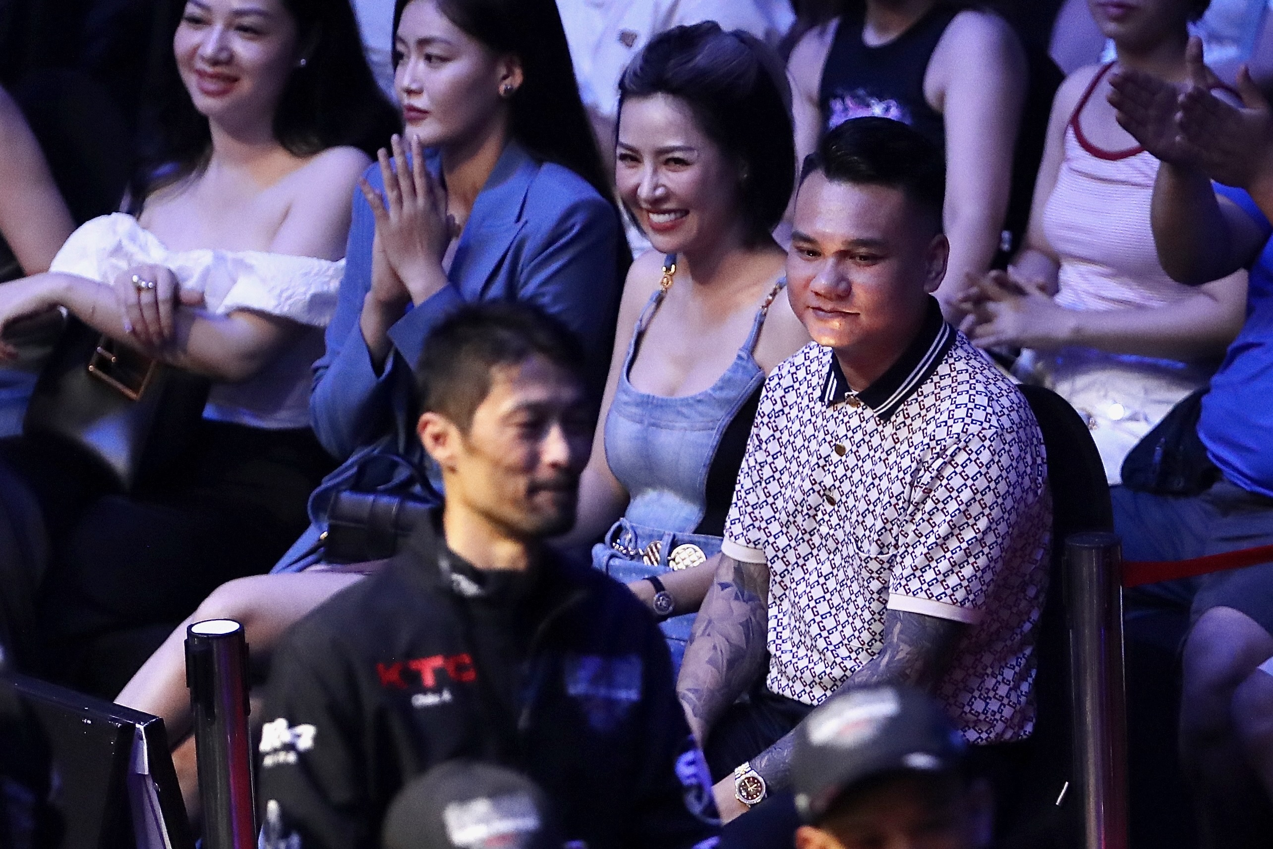 Khac Viet va Johnny Tri Nguyen gay chu y o Lion Championship hinh anh