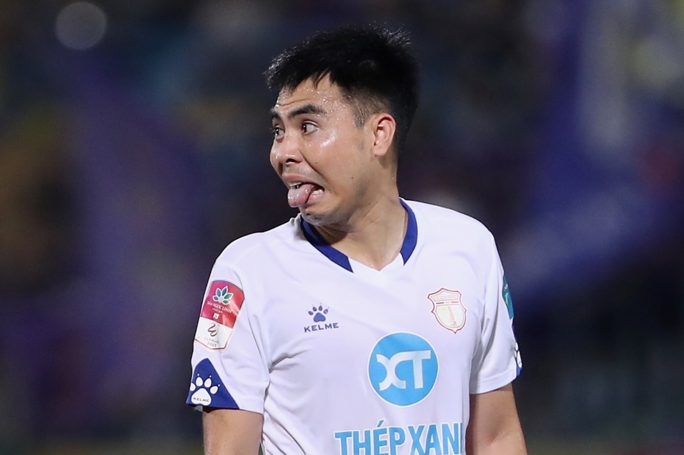 Duc Huy to thai do voi dong doi cu hinh anh