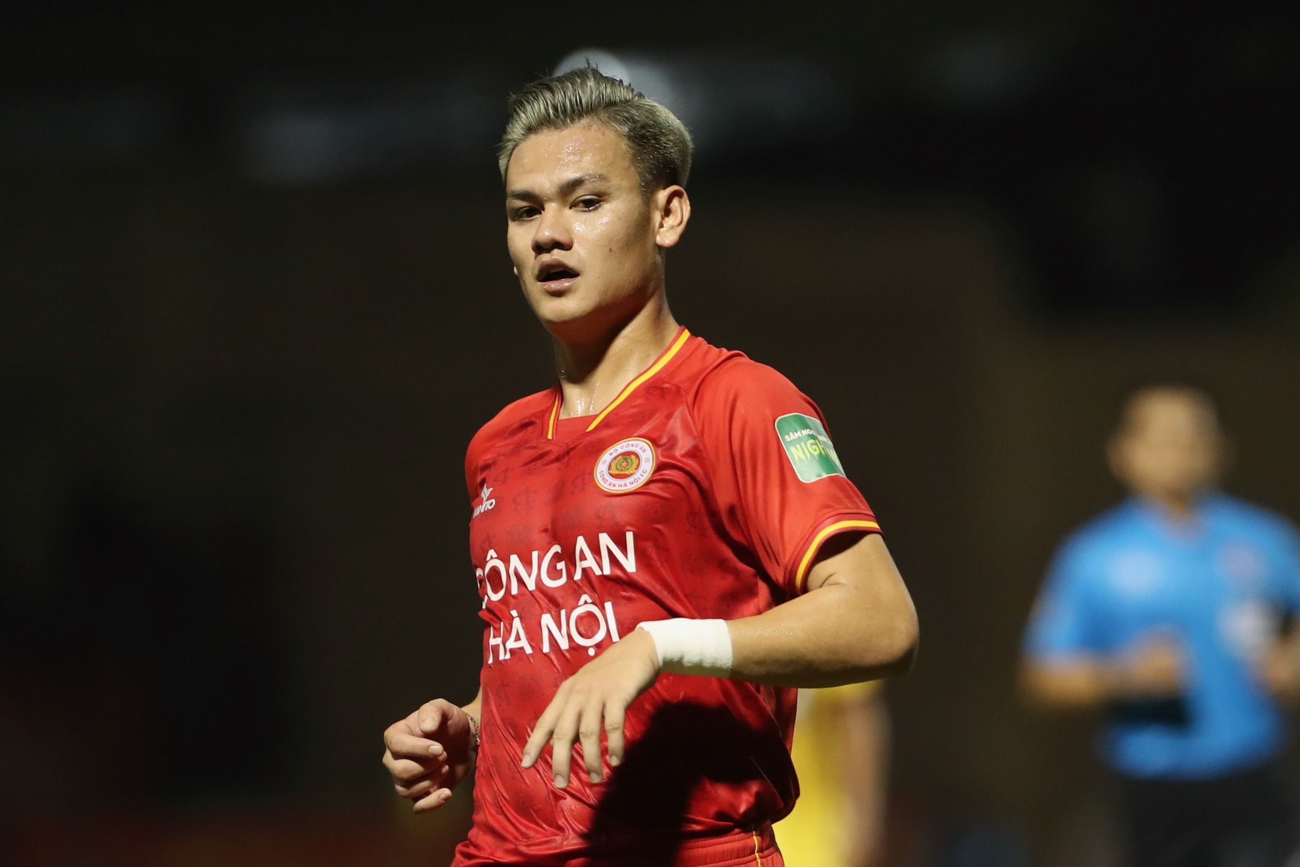 Ho Tan Tai khong dam xem dong doi da penalty hinh anh