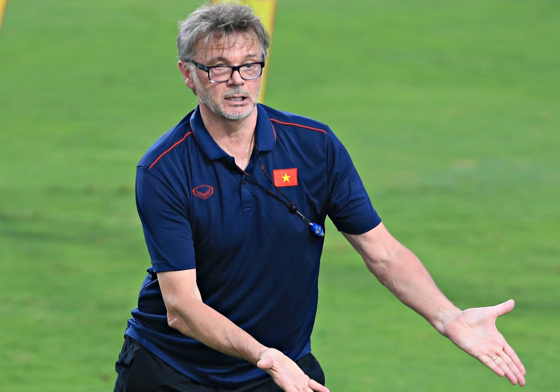 Quang Hai duoc dac cach truoc buoi tap cua tuyen Viet Nam hinh anh