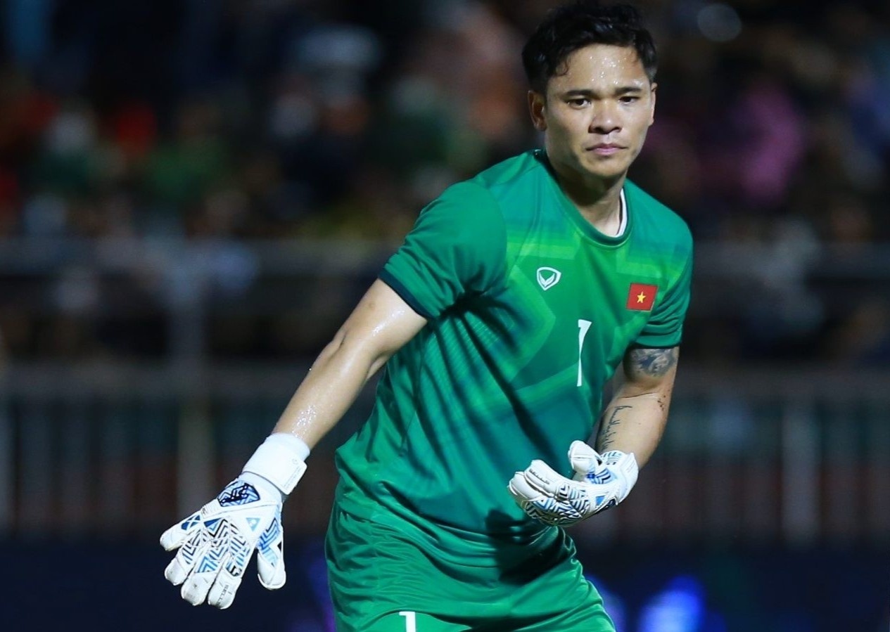 Tuyen Viet Nam chia tay cau thu thu hai hinh anh