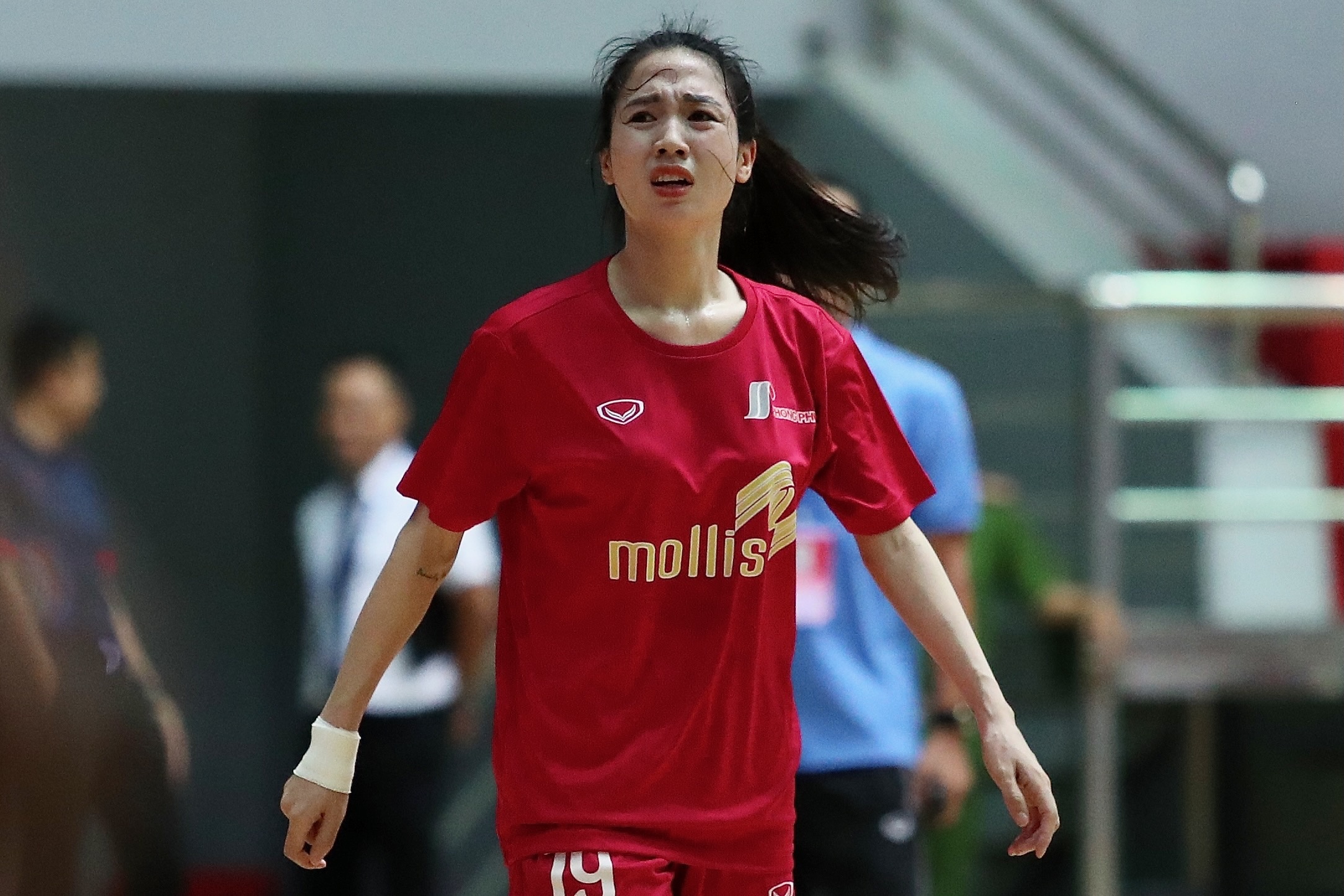 Tran Thi Duyen da futsal hinh anh