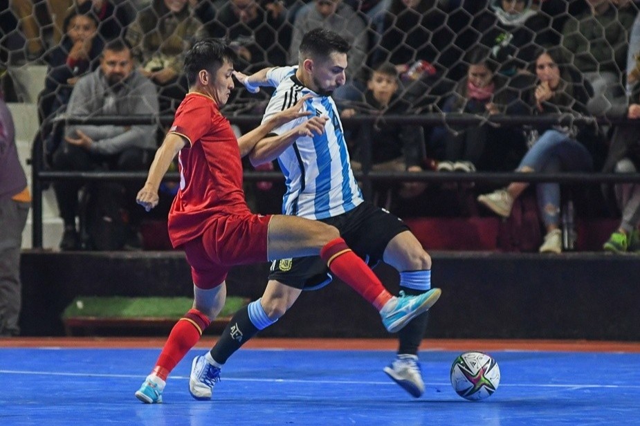 Tuyen futsal Viet Nam thua Argentina hai tran lien tiep hinh anh