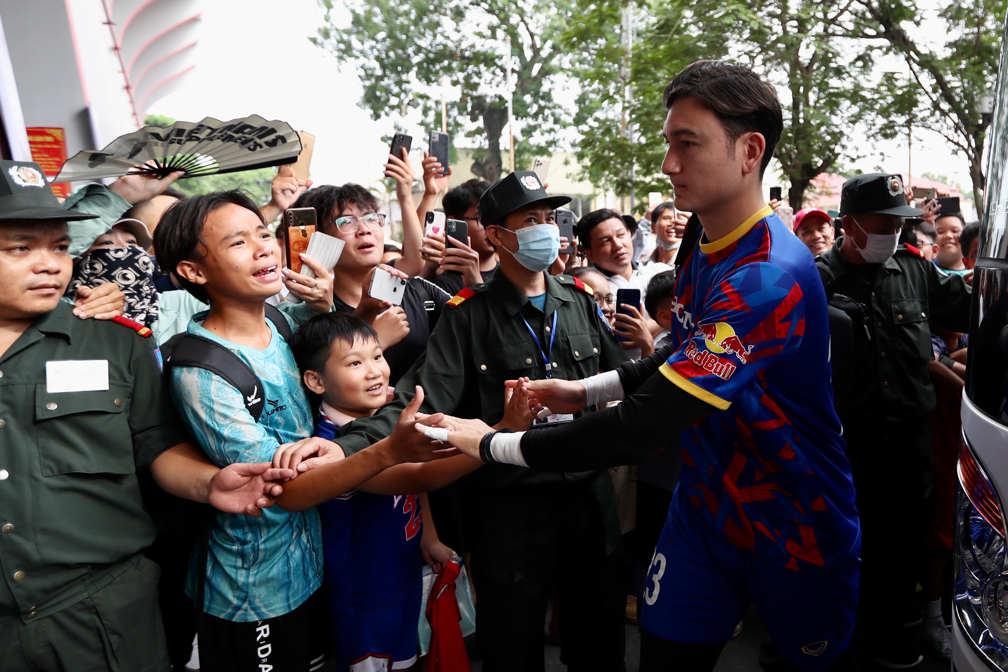 Tuyen Viet Nam duoc chao don nong nhiet o Hai Phong hinh anh