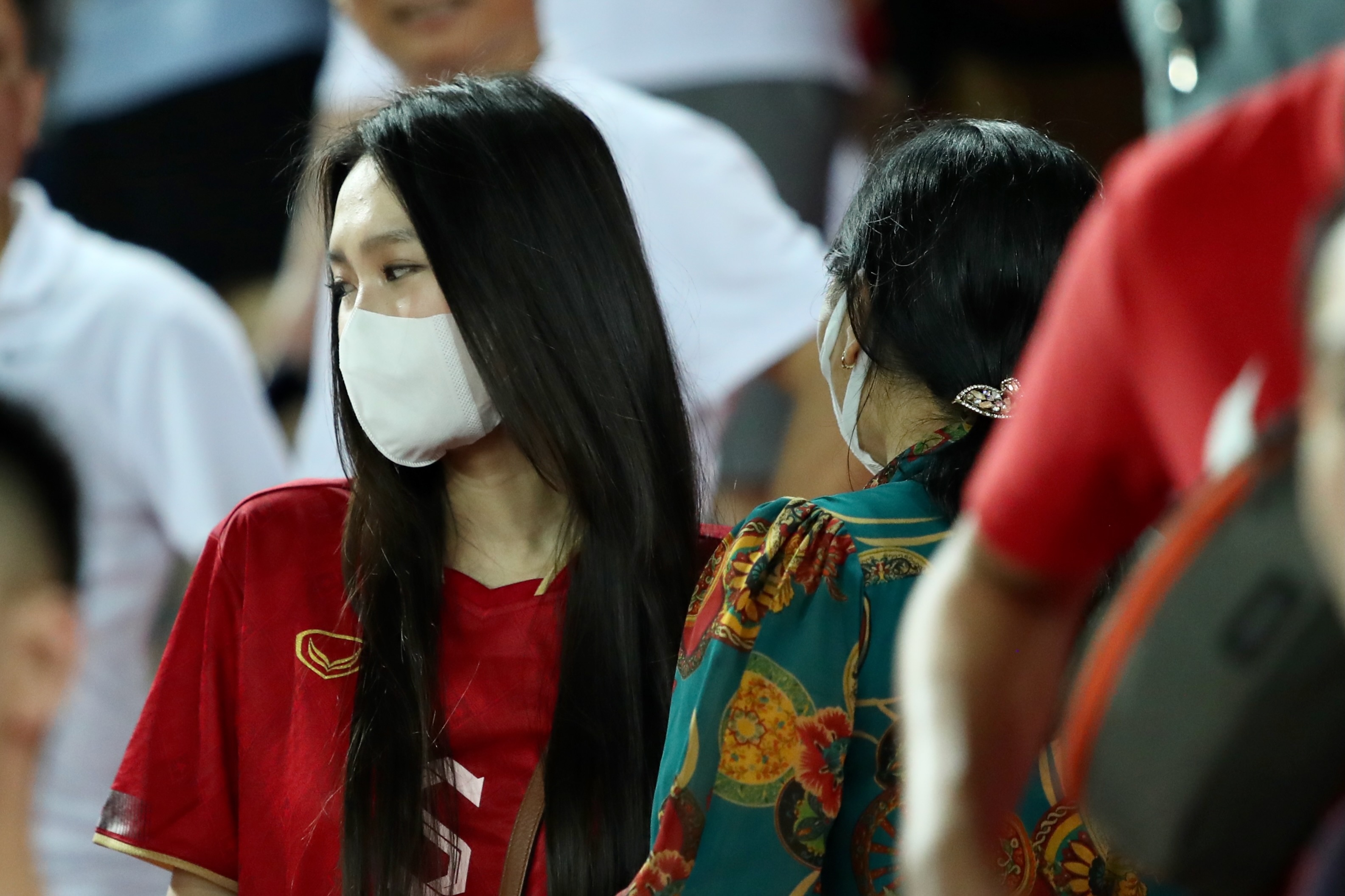 Hai My hut hang khi khong gap duoc Van Hau hinh anh