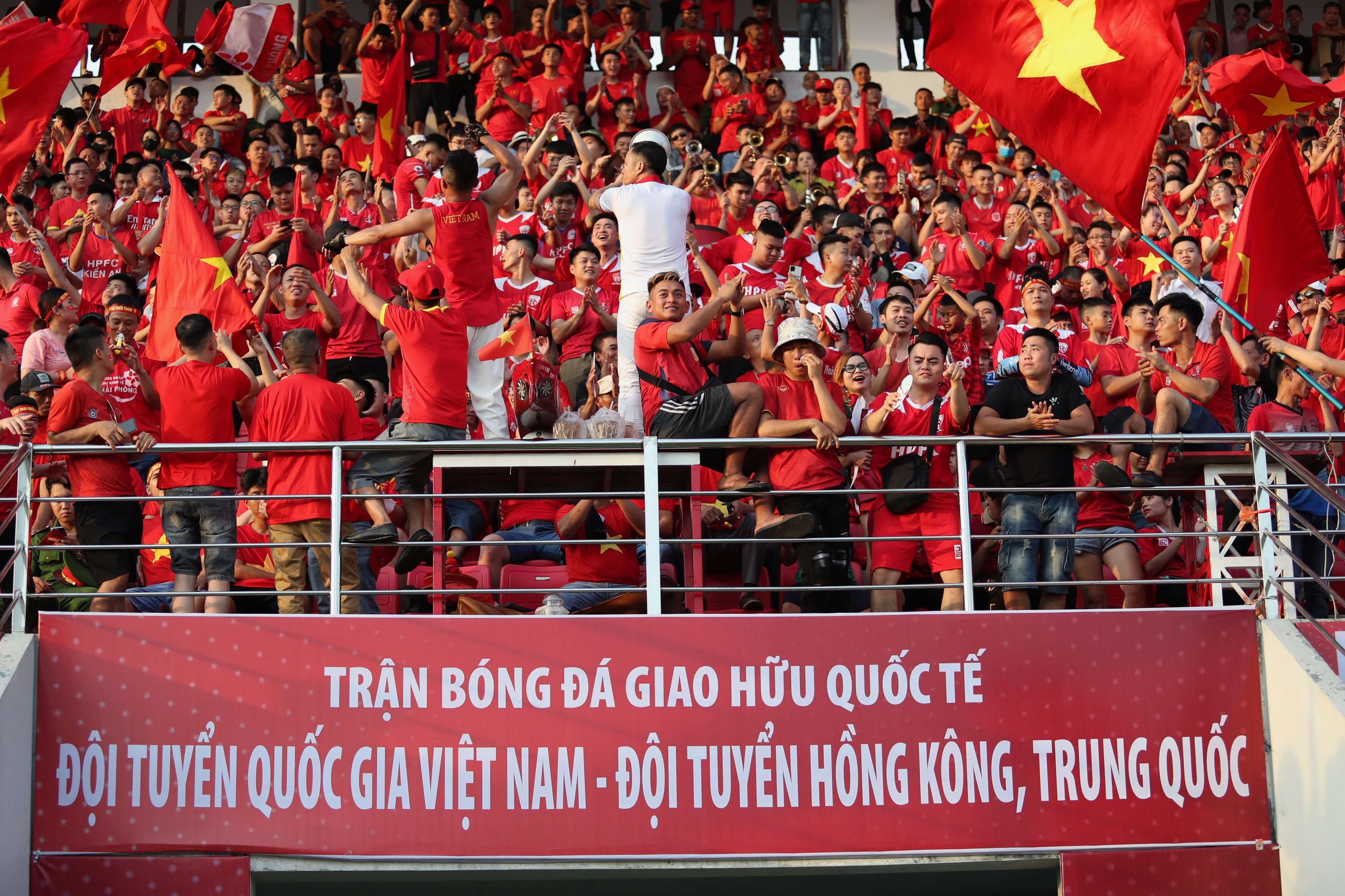 ban gai van lam anh 6