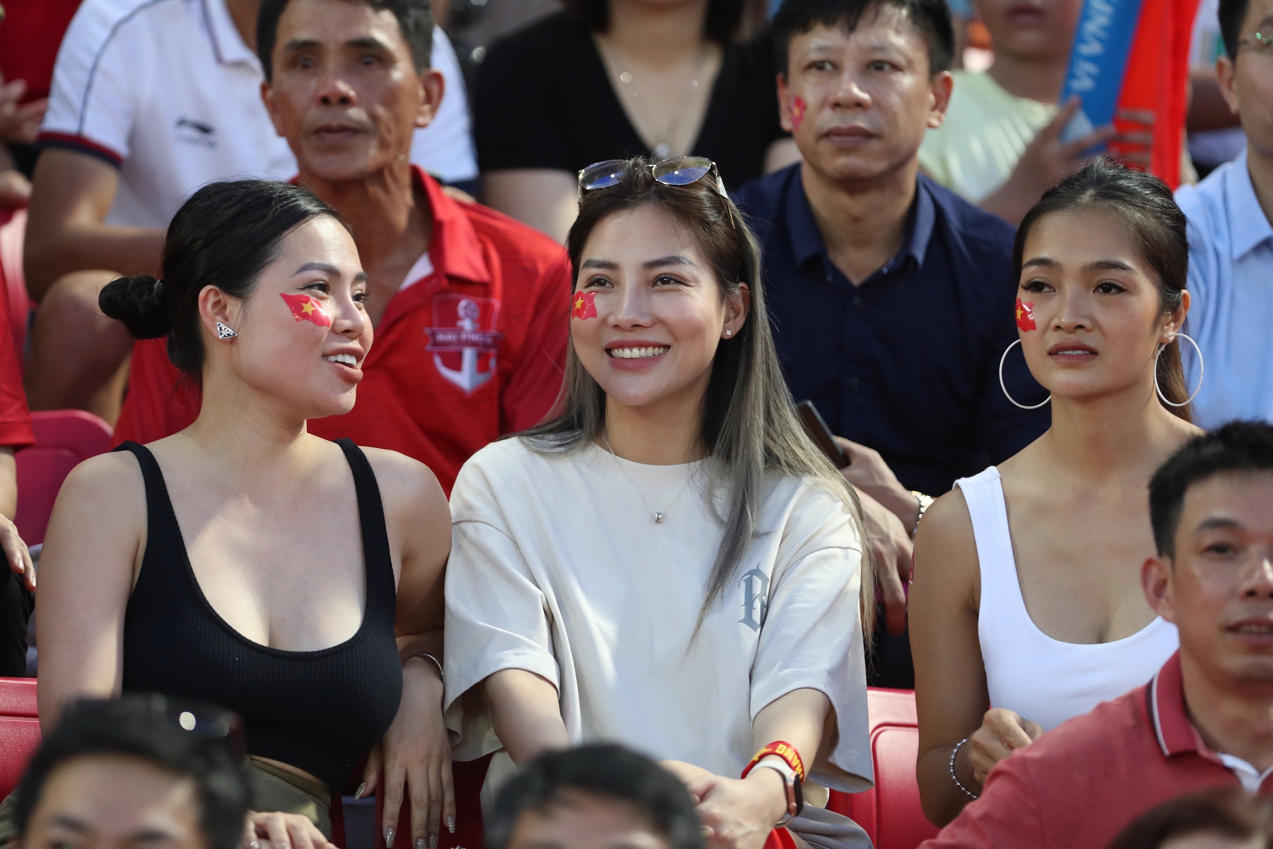 ban gai van lam anh 5