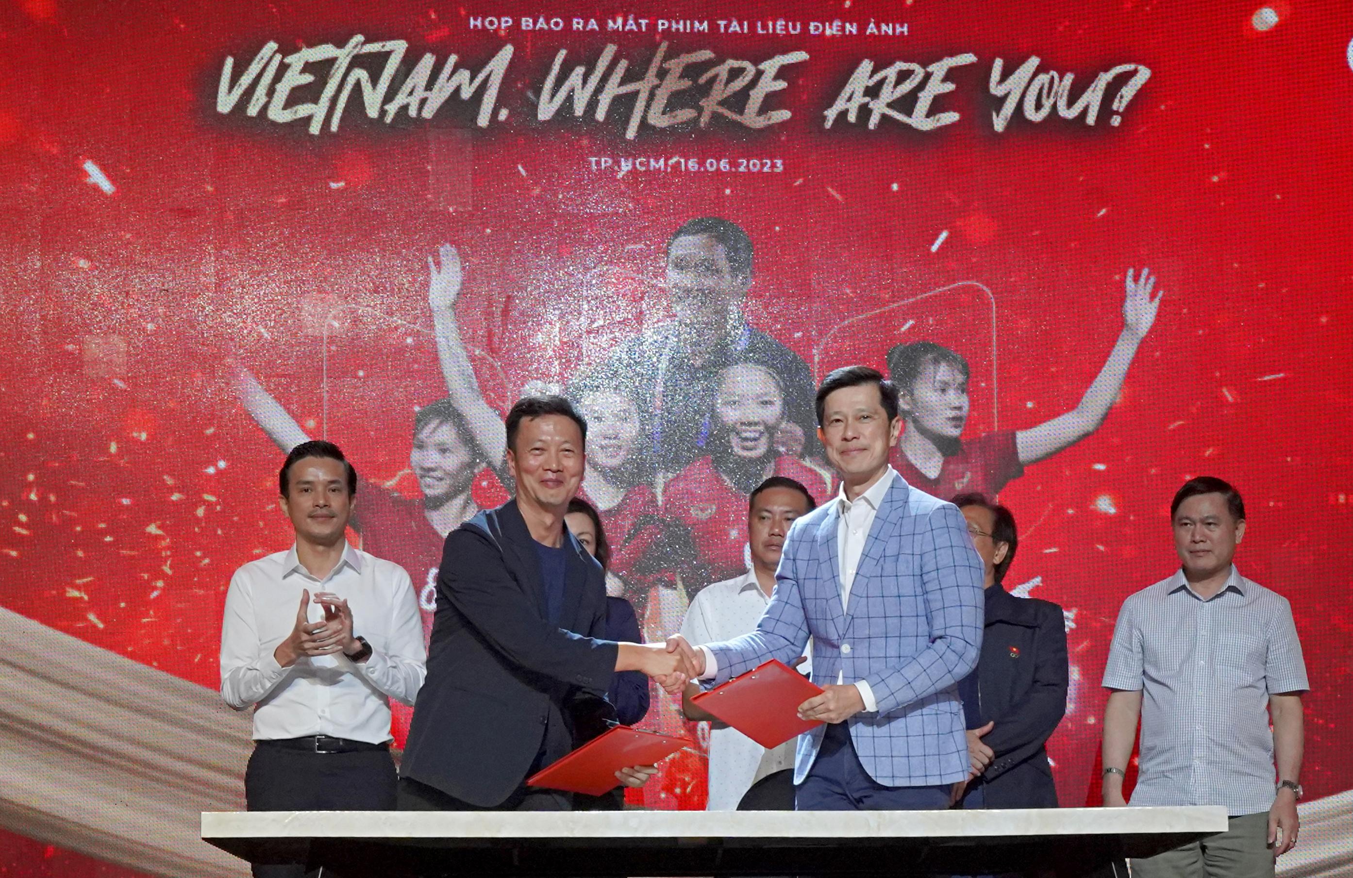 Tuyen nu Viet Nam len phim tai lieu dien anh hinh anh