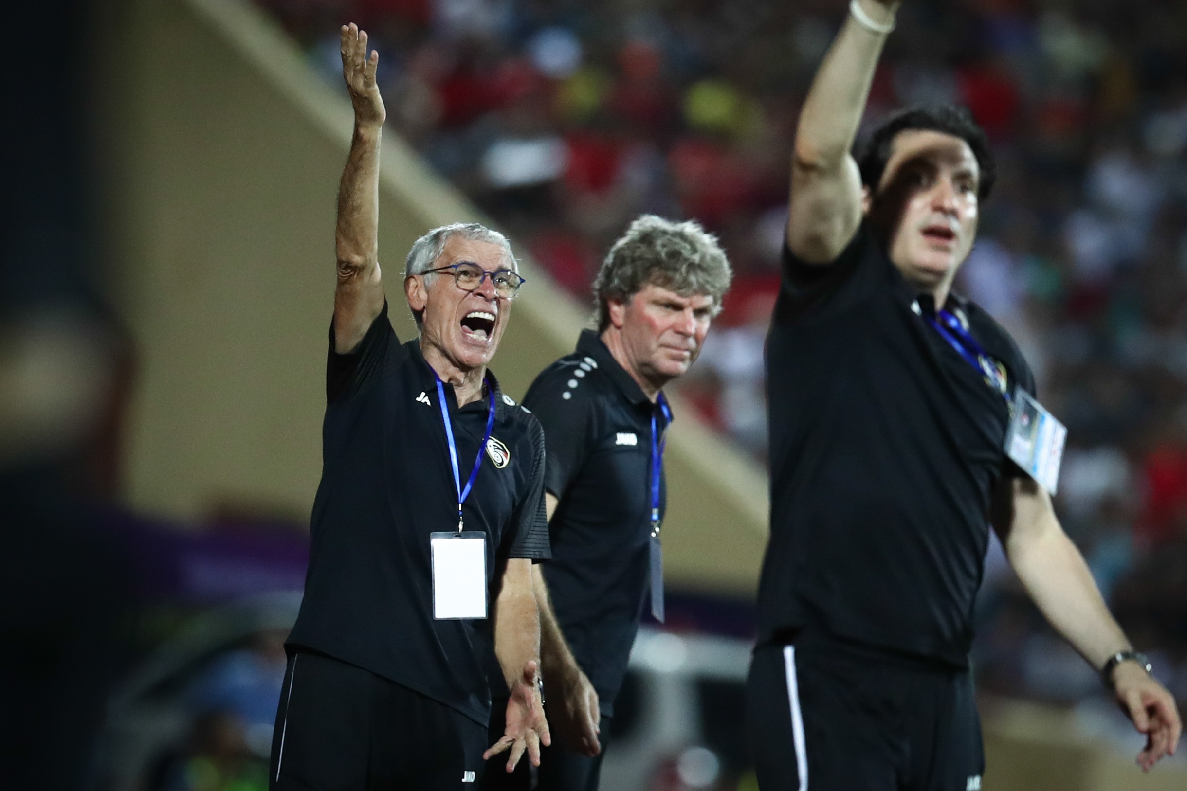 Phan ung cua HLV Hector Cuper khi Syria bat luc truoc tuyen Viet Nam hinh anh