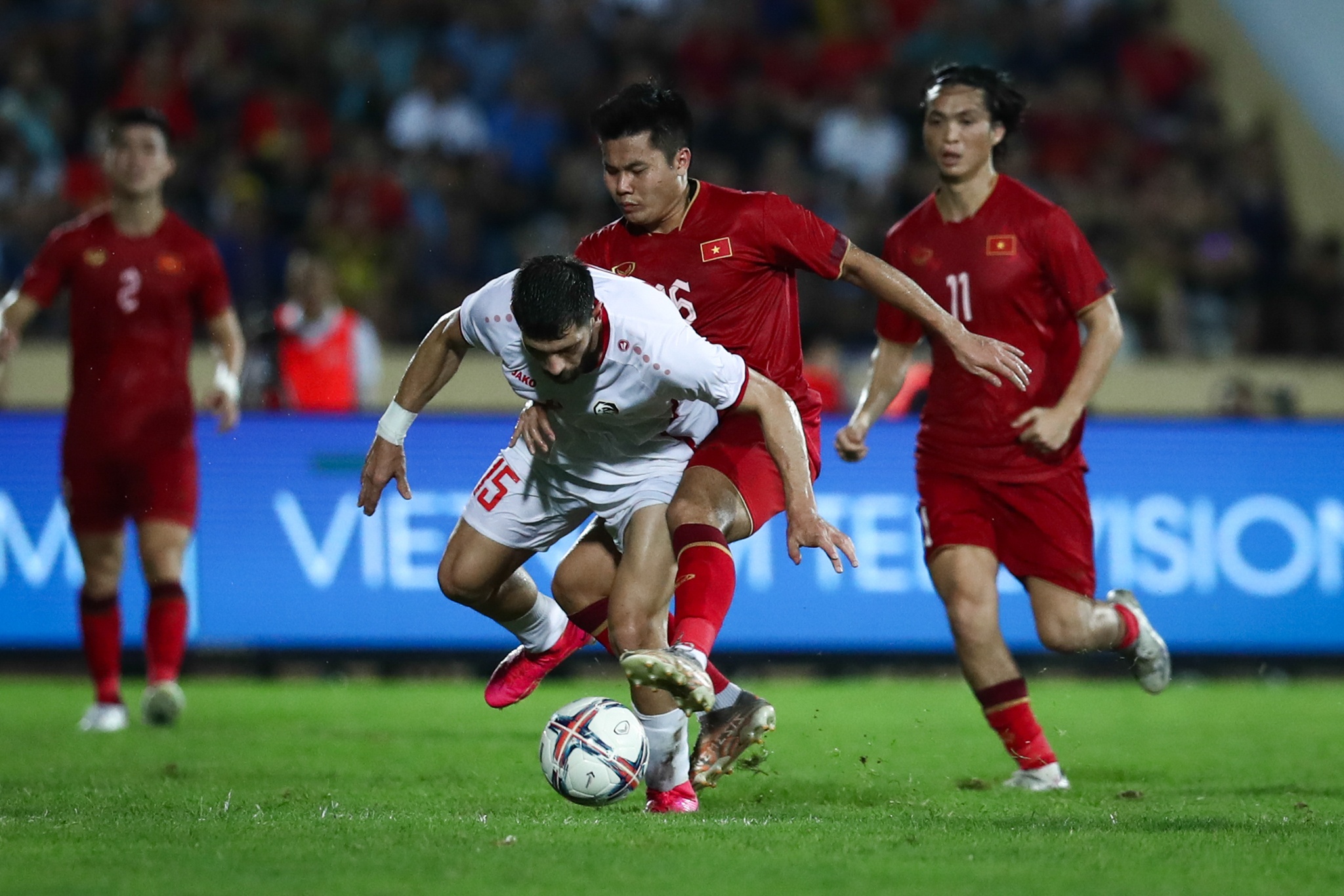 Tuyen Viet Nam thua 1-2 Kyrgyzstan hinh anh
