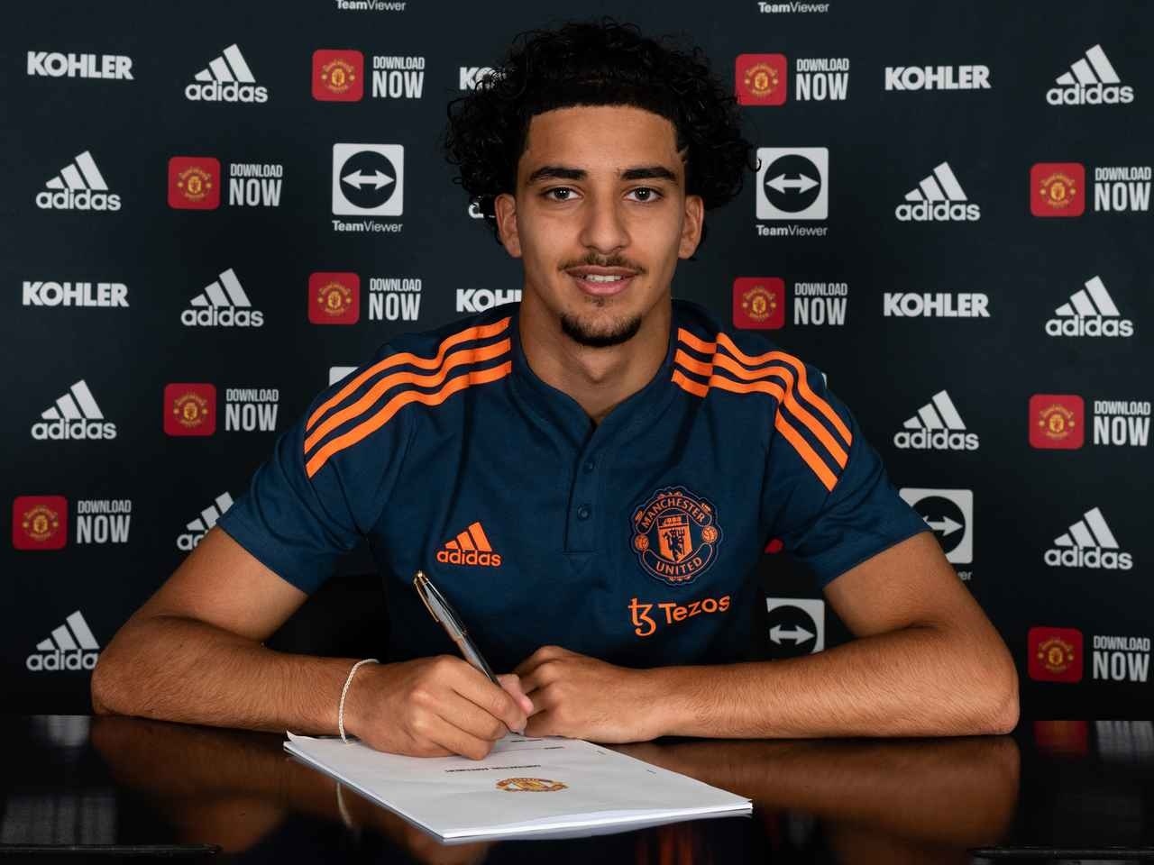 MU gay kho hieu khi ban Zidane Iqbal hinh anh