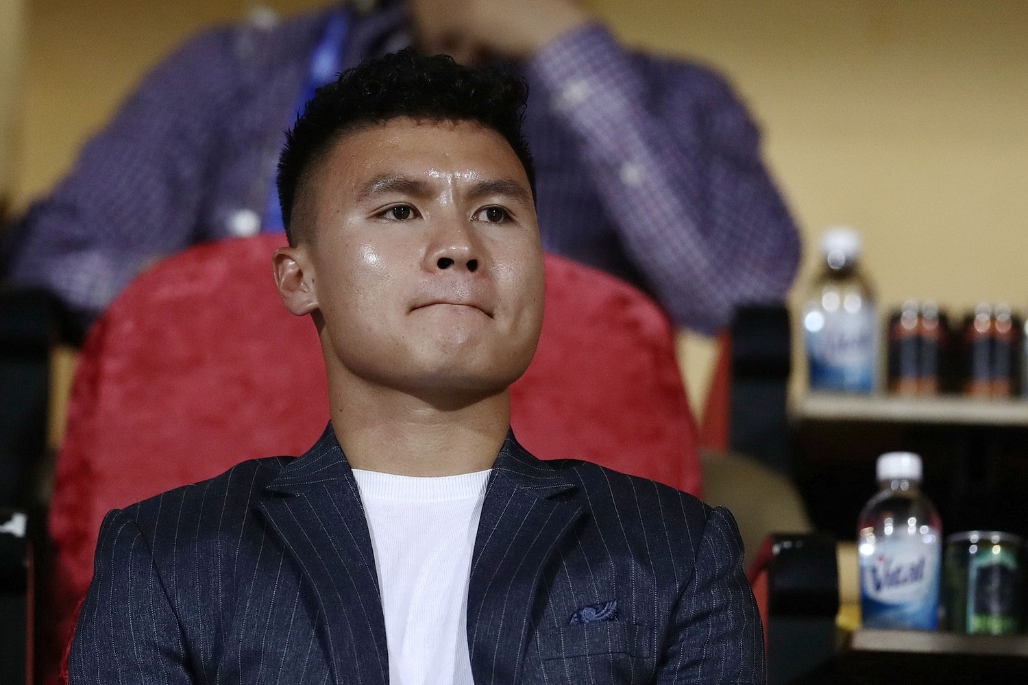 Phan ung cua HLV Cong An Ha Noi khi co Quang Hai hinh anh