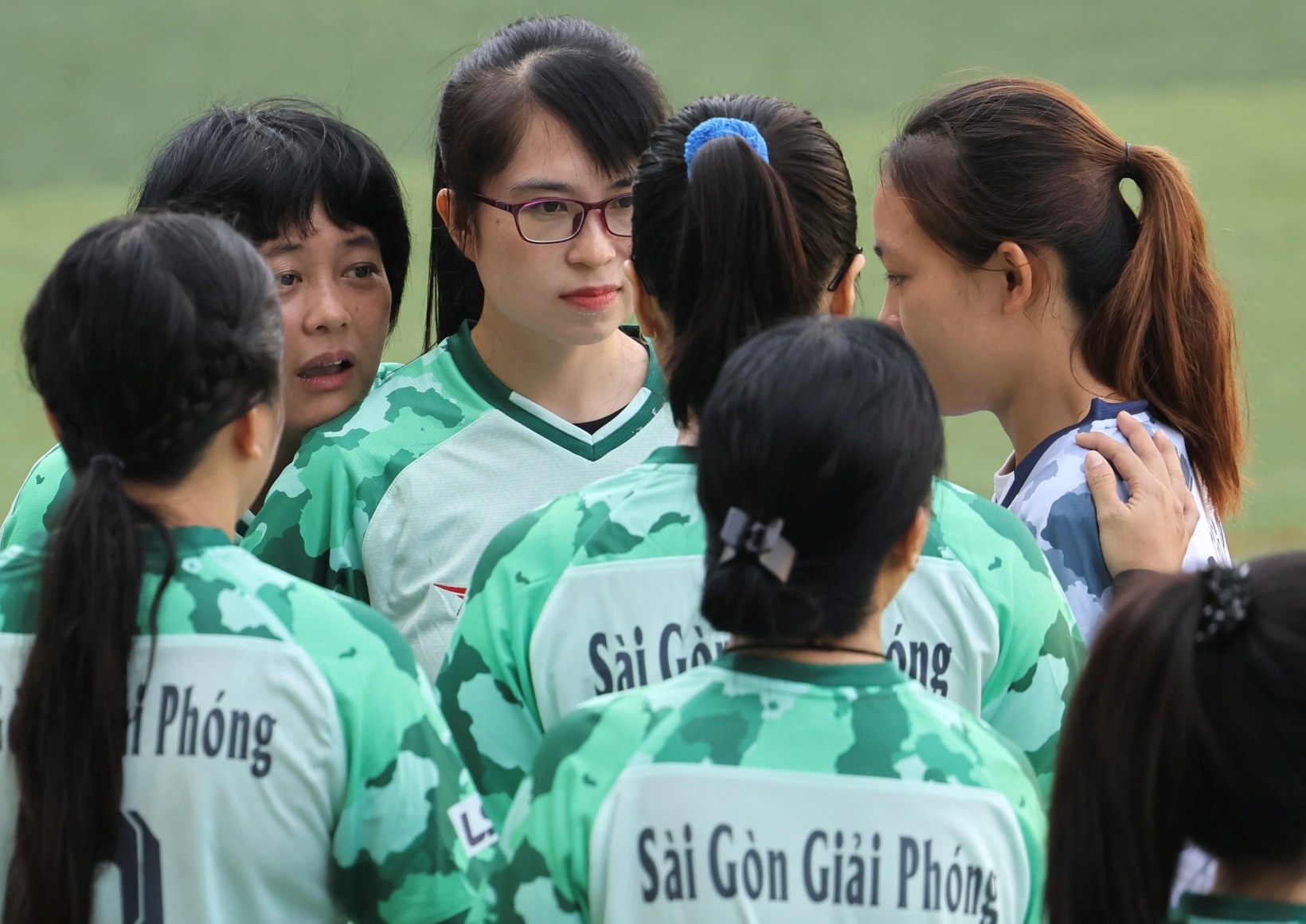 Soi dong giai bong da Hoi nha bao TP.HCM 2023 hinh anh