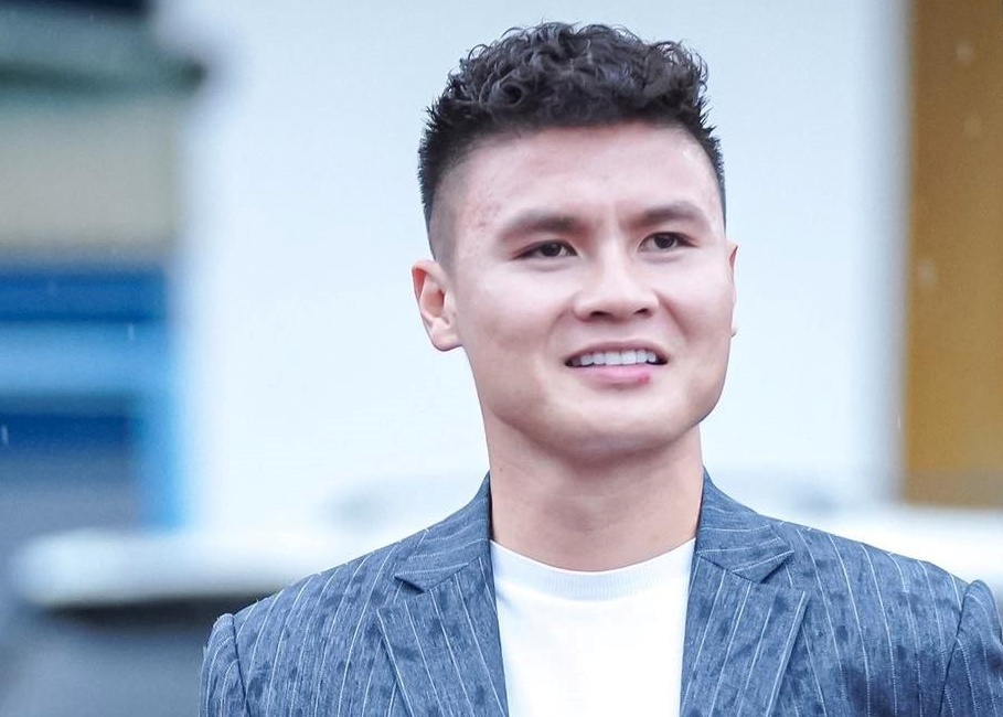 Quang Hai lay Ronaldo lam hinh mau hinh anh