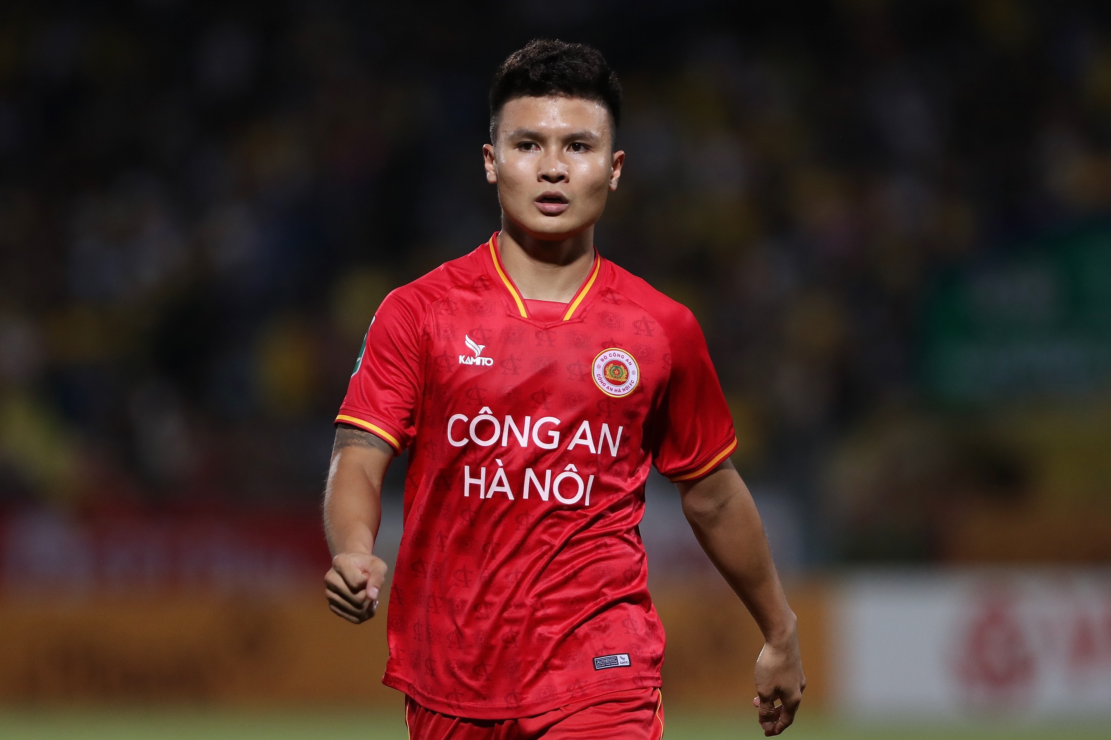 HLV CLB CAHN: 'Quang Hai choi tot hon tran truoc' hinh anh