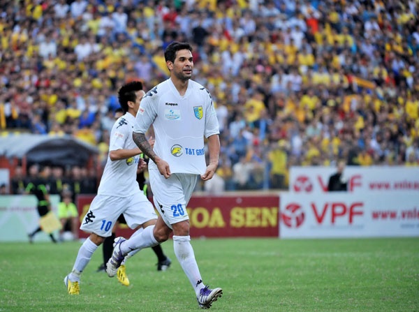 Ha Noi T&T muon theo chan Ninh Binh vao tu ket AFC Cup hinh anh