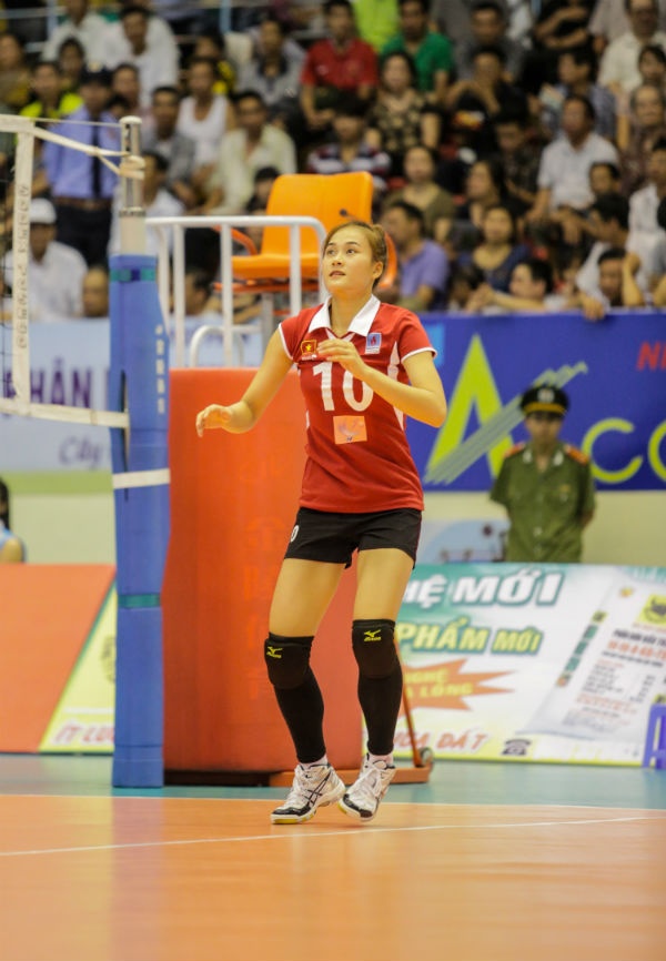 Cô được nhiều nhà chuyên môn đánh giá là một trong hai gương mặt xuất sắc nhất của bóng chuyền nữ Việt Nam tại VTV Cup 2014.