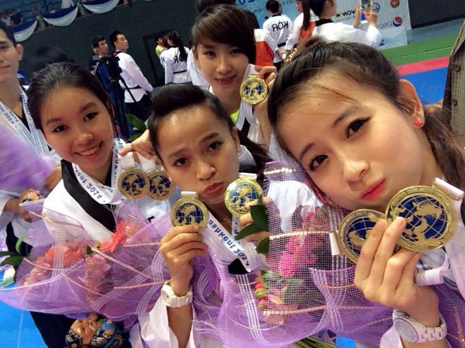 Nguoi dep Chau Tuyet Van cung dong doi gianh 2 HCV chau A hinh anh