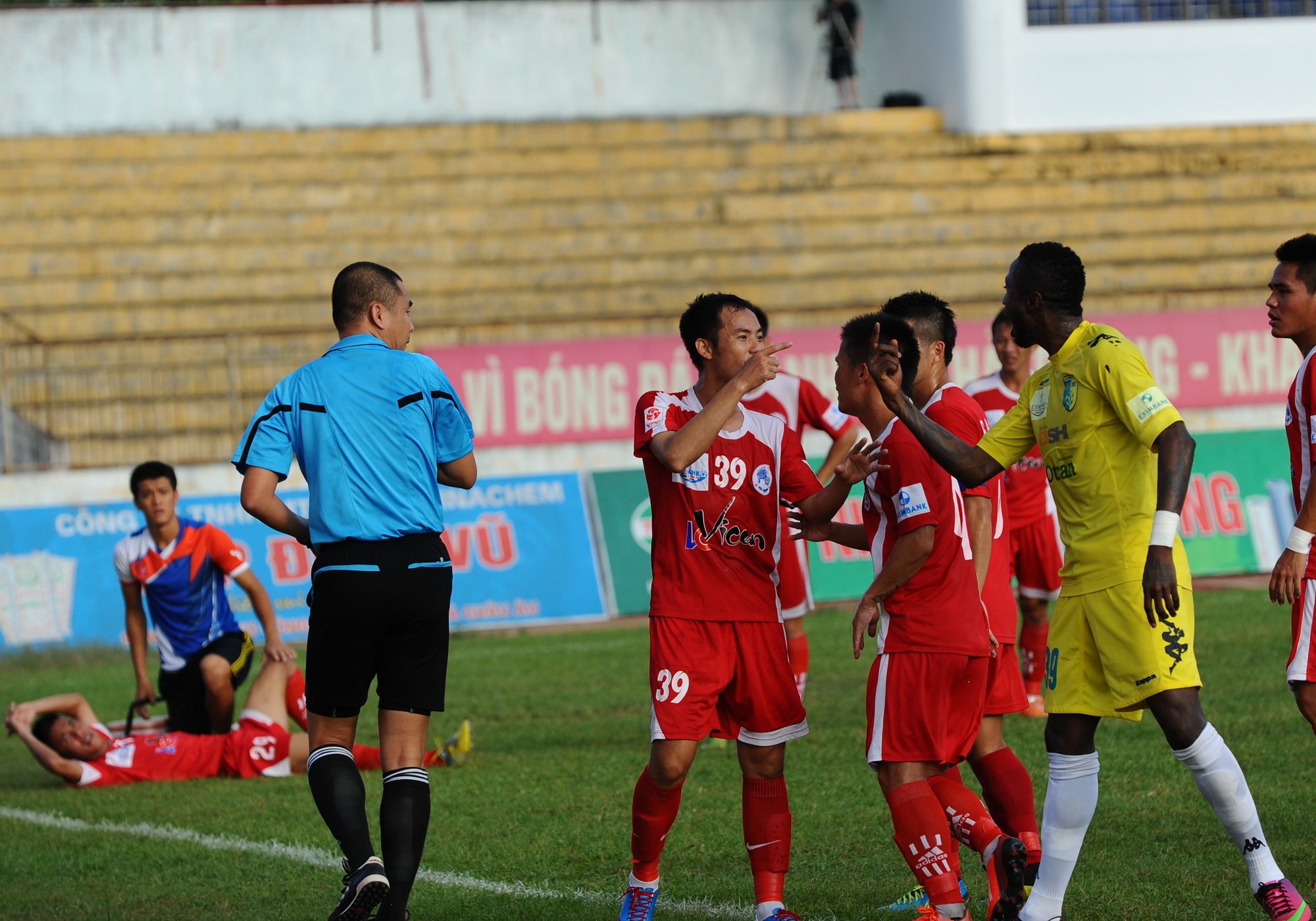 Samson chi bi treo gio 4 tran hinh anh