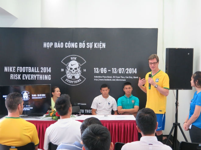 Mini World Cup giua long Ha Noi hinh anh