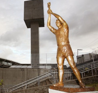 Tham san van dong co tuong Vua bong da Pele hinh anh