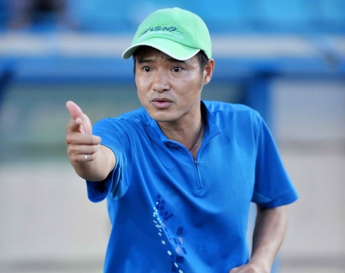 Trung tam bong da Viettel dung truoc nguy co giai the hinh anh