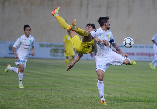 Trận đấu diễn ra khá căng thẳng