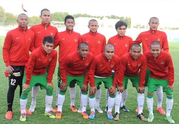 Lo dip gap doi tre Barca, U19 Indonesia doi dau U19 Viet Nam hinh anh