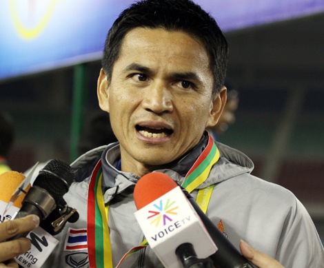 HLV Kiatisuk: 'Khong co bang tu than o AFF Suzuki Cup 2014' hinh anh