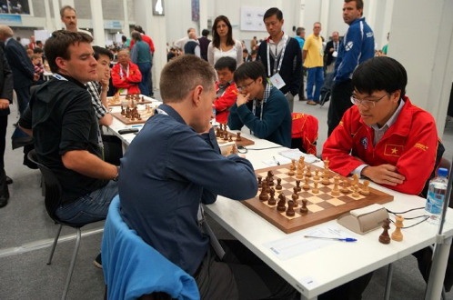 Tuyển nam VN xuất sắc cầm hòa tuyển Anh. Ảnh: tromso2014.net.