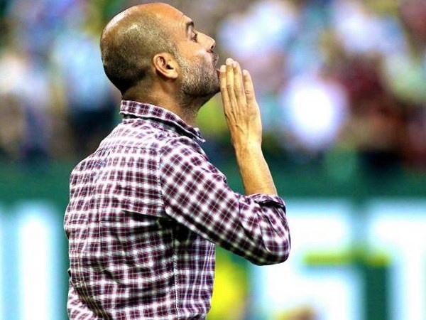 Pep 'noi dien' va tu choi bat tay sau that bai cua Bayern hinh anh