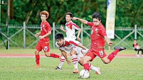 U19 Thái Lan (áo đỏ) sẽ là thử thách khó khăn cho U19 Việt Nam. Ảnh: BT.
