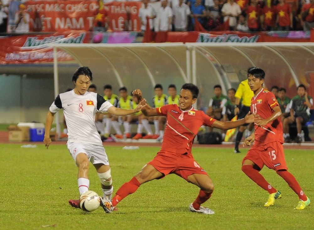 Bau Duc khong tin cau thu U19 se bien chat khi da V.League hinh anh