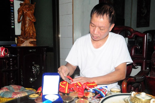 Bo mang huy chuong SEA Games ra toa xin giam an cho con hinh anh