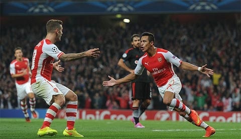 Leicester vs Arsenal: Phao no o King Power hinh anh