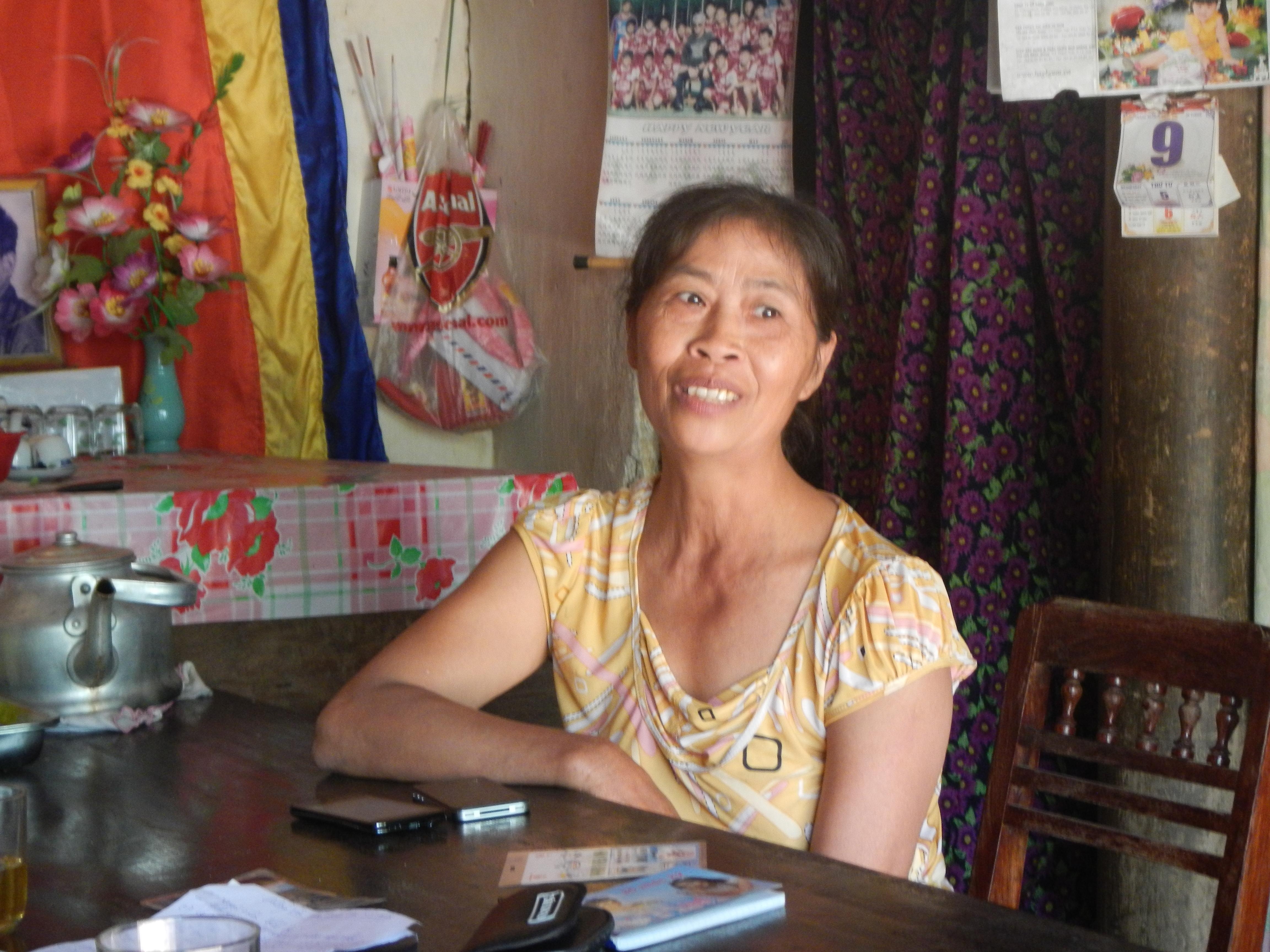 Bà Hoa nói rằng nếu còn sống thì anh trai Công Khoa đá bóng còn hay hơn Công Phượng. Ảnh: Vĩnh Yên.