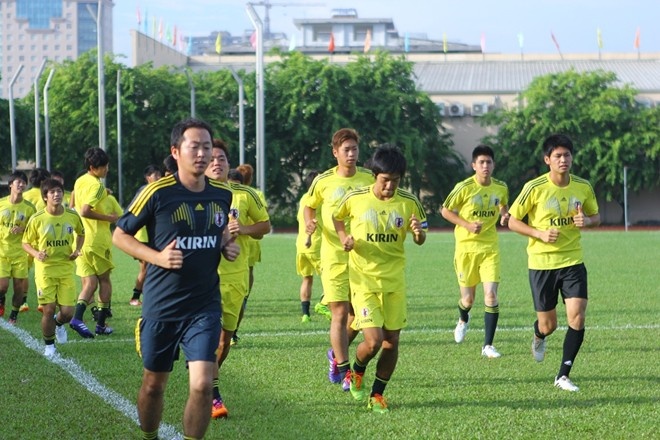 Cau thu U19 Nhat Ban chay nhieu hon ca Messi va Ronaldo hinh anh