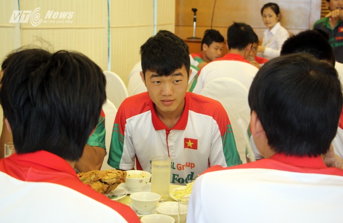 Tiền vệ Lương Xuân Trường.