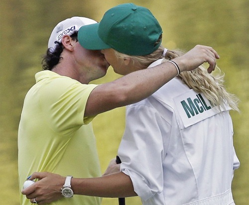 Họ công khai hôn ước, chuẩn bị làm đám cưới thì đột ngột chia tay.