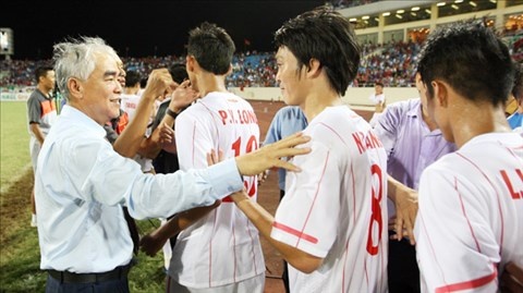 Chu tich VFF: 'Toi xin loi ve bat cap trong phat hanh ve' hinh anh