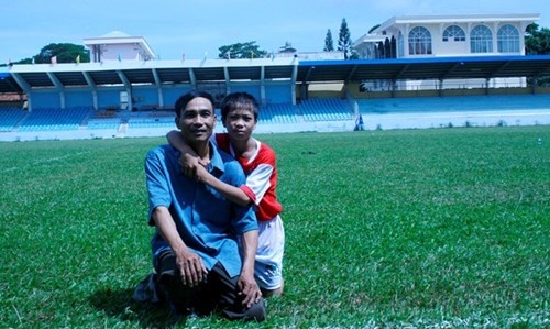 Cong Phuong va buoi chieu dinh menh den voi HAGL JMG hinh anh