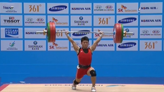 Quốc Toàn vượt qua mức tạ 153 kg.