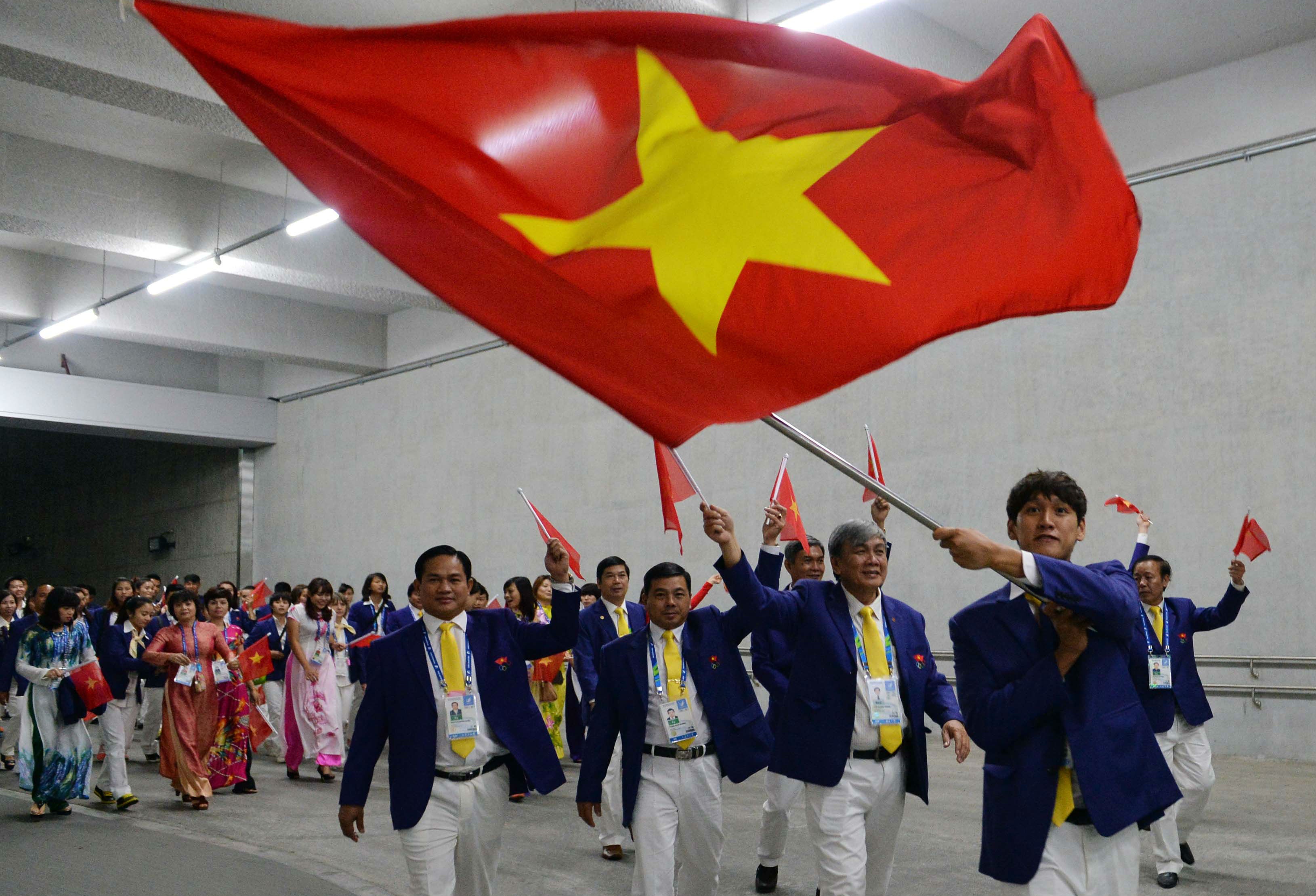 Co do sao vang tung bay trong le khai mac ASIAD hinh anh