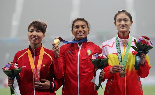 Ba VĐV đứng đầu nội dung nhảy xa nữ. Ảnh: Getty Images.