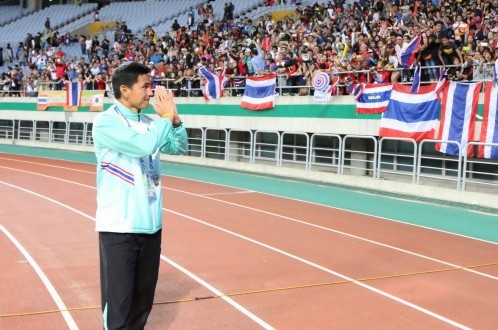 HLV Kiatisuk mia mai qua phat den tuong tuong hinh anh