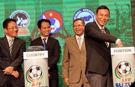 PCT VFF lam Truong doan dieu hanh VCK U19 chau A hinh anh