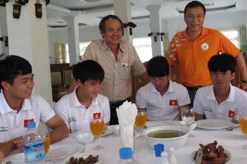 Bau Duc: 'Tran thua U19 Han Quoc, loi do toi den 70%' hinh anh