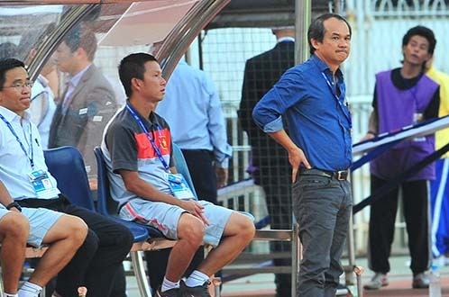 Bau Duc khong co y dinh thay HLV Graechen hinh anh