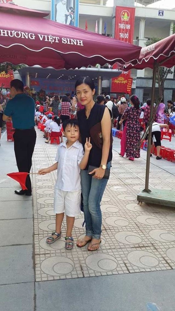 Lưu Thị Thanh cùng con trai.