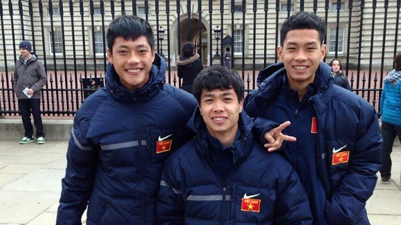 Vi sao cau thu U19 khong ra nuoc ngoai thi dau? hinh anh